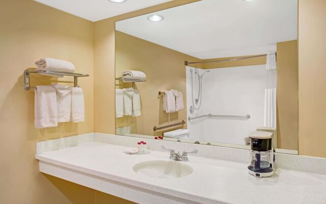 Four Points by Sheraton Englewood