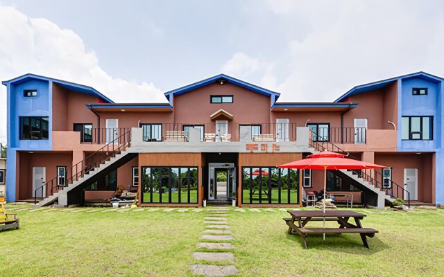 Seogwipo Red Piano Pension