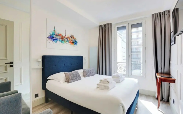 Cosy Apartment With Balcony - 2br/6p- La Roquette