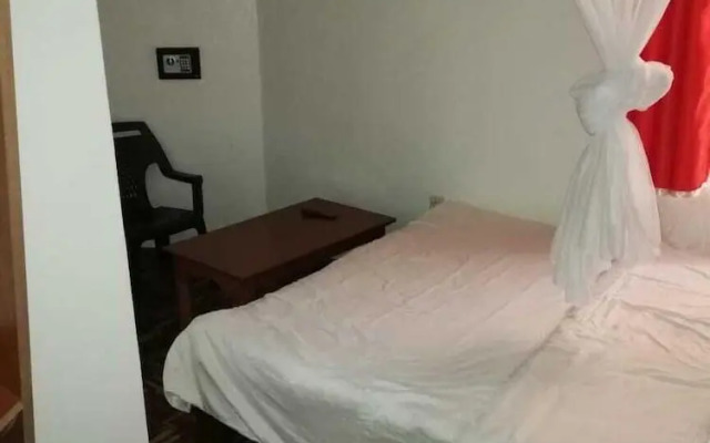 Guest House Hotel Chrisna - Hostel