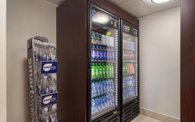 Red Roof Inn PLUS+ & Suites Erie