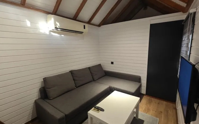 Ti̇ny Mi̇ni̇ House