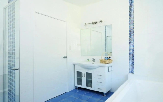 Pacific Views - direct access onto Culburra Beach