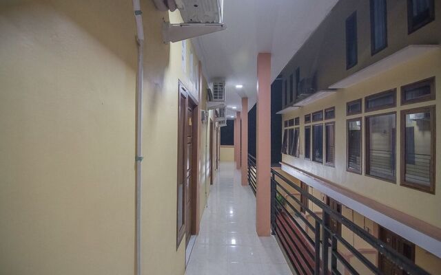 RedDoorz near RSUD Dr. Abdul Aziz