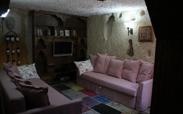 Kayhan Cave Villa