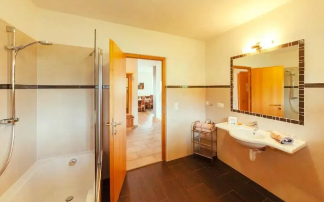 Apartment in Naz-sciaves With Garden