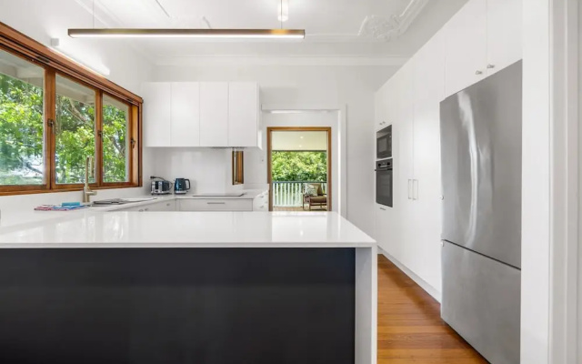 Family-friendly Home in Vibrant West End – Guest Rooms – Brisbane