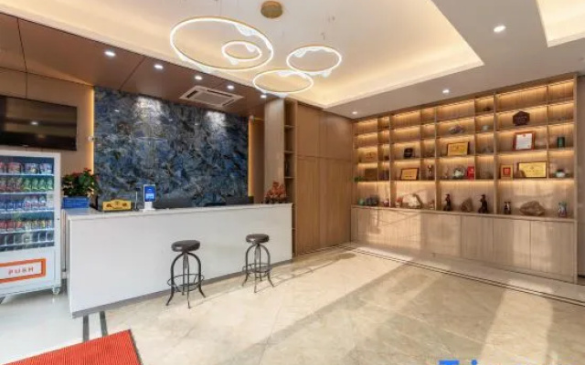 Yisu Qingju Hotel EZ inn (Cixi Xiaolin Branch)
