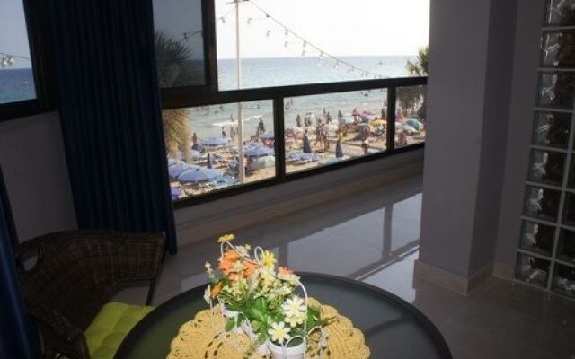 Levante Seafront Beach Apartment