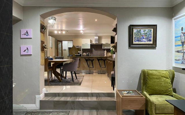 The Ridgeback, 4 Bedroom House Bryanston