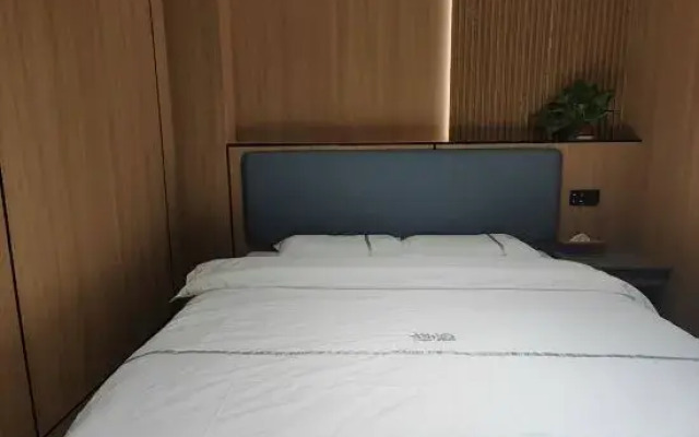 Xilinhot Yiyi Luxury Hotel