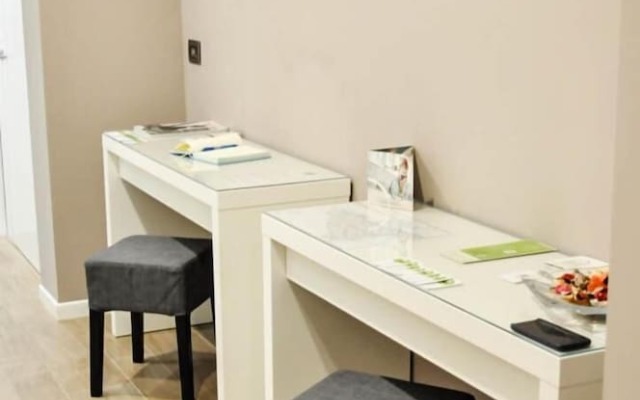 Olivia Rooms Teocrito