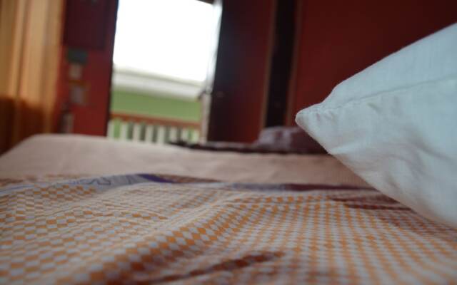 LA's Guest House