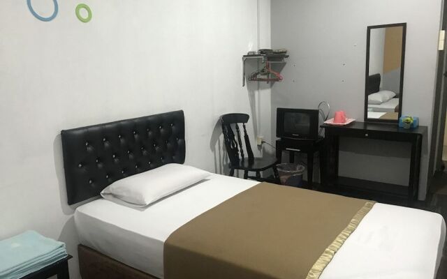 OYO 897799 Jembal Dynasty Inn