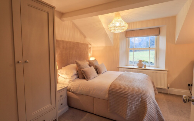 Honeywood House