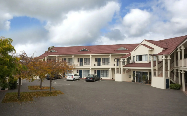 Aubyn Court Spa Motel
