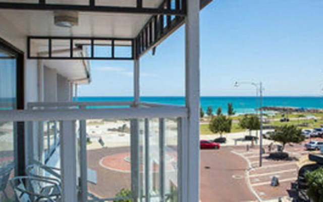 Ocean Centre Hotel