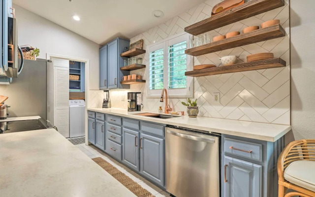 Pet-friendly Scottsdale Retreat w/ Pool & Balcony!