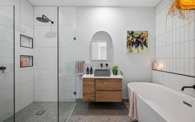 Luxe Jetty Apartment