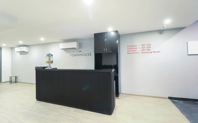 Super Townhouse Noida Sector 71 Near ISKCON Temple Noida