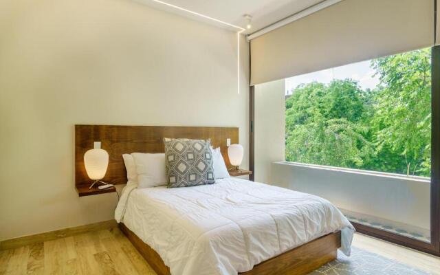 205 Perfect Location 3 bedrooms Apartment