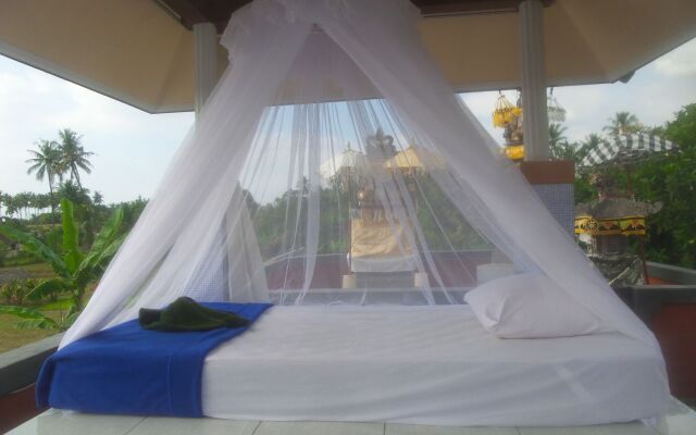 Summer Guesthouse