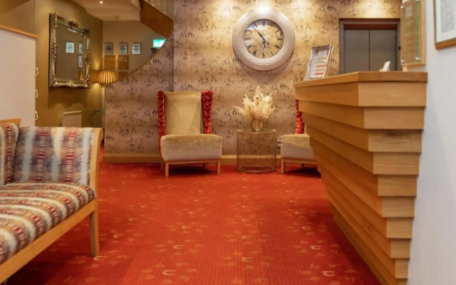 Tara Lodge