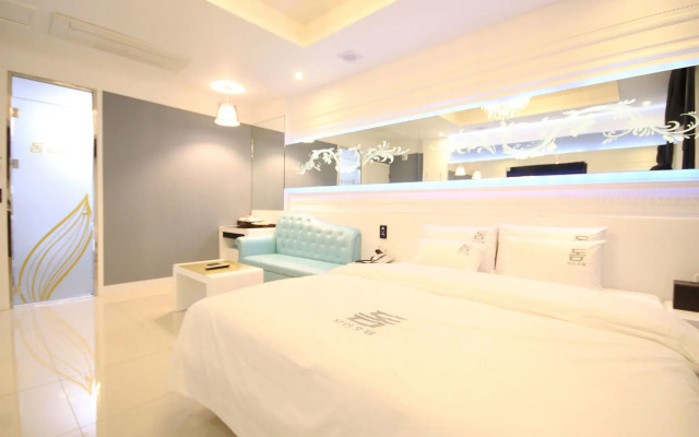 Dom Hotel
