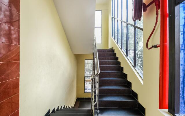 OYO 13425 Sindhura Guest House