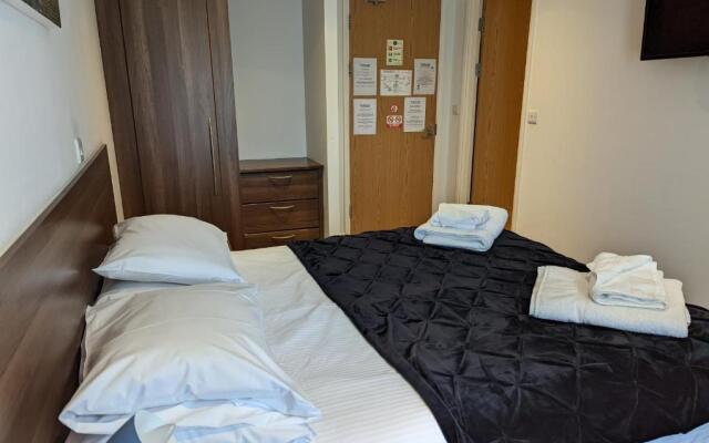 Barley Sheaf, Old Bridge Street EN SUITE ROOMS, ROOM ONLY