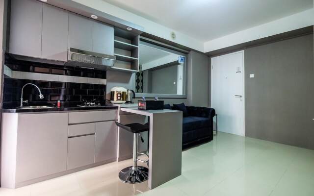 Modern and Comfort 2BR Bassura City Apartment