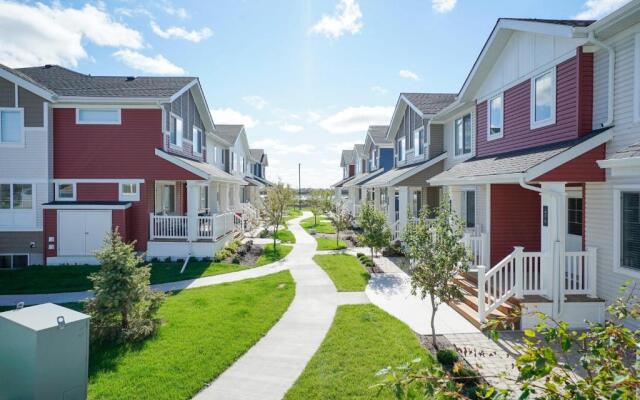 Luxurious 3 Bedroom Townhouse Free Parking and Wifi