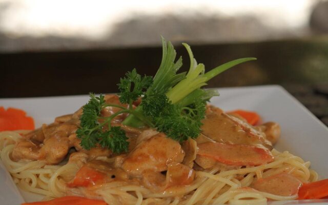 Coucou Bar Hotel and Restaurant