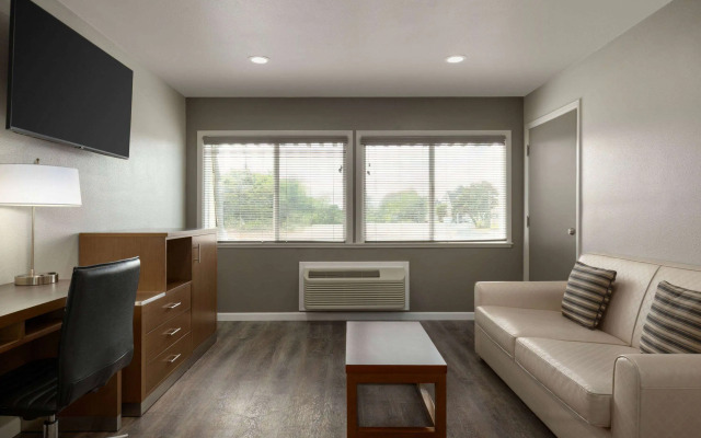 Super 8 by Wyndham Eureka