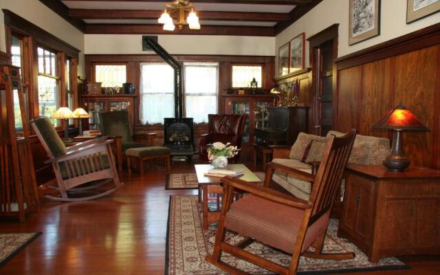 Eureka Street Inn