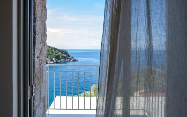 Katikies Manis Suites