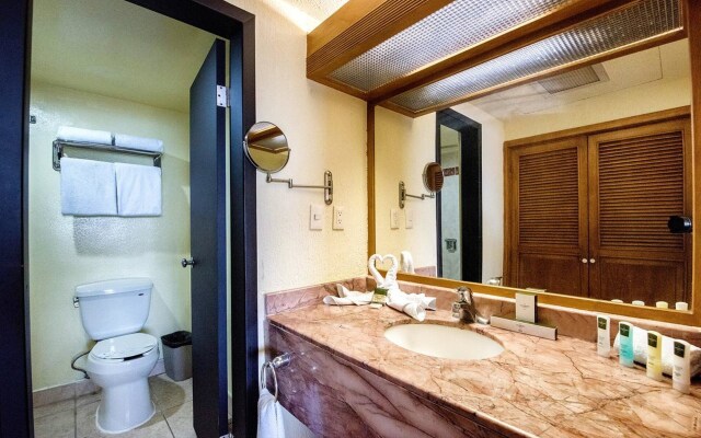 San Carlos Plaza Hotel, Beach & Convention Center