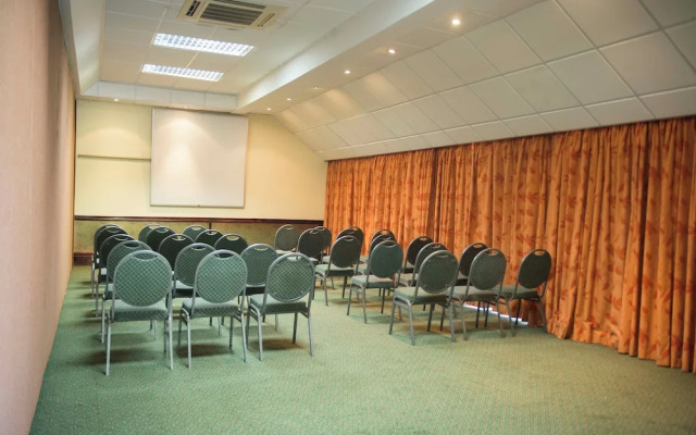 Cathedral Peak Hotel