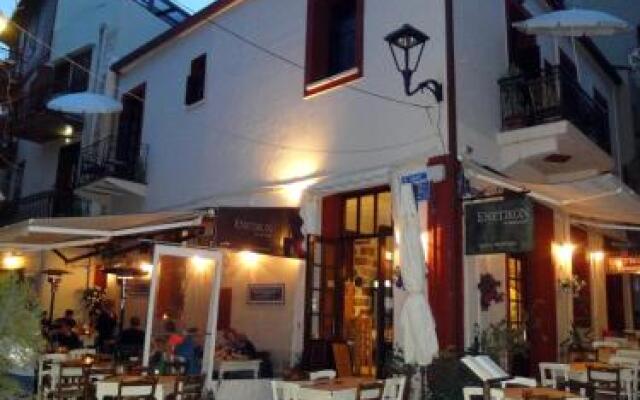 Enetiko Rooms