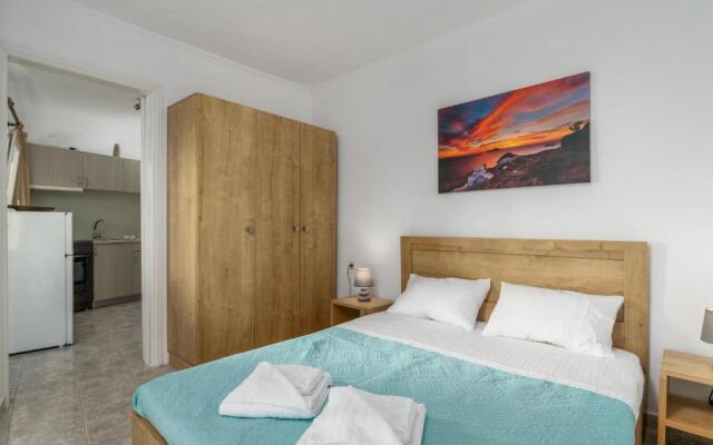 Kanava seafront apartment I