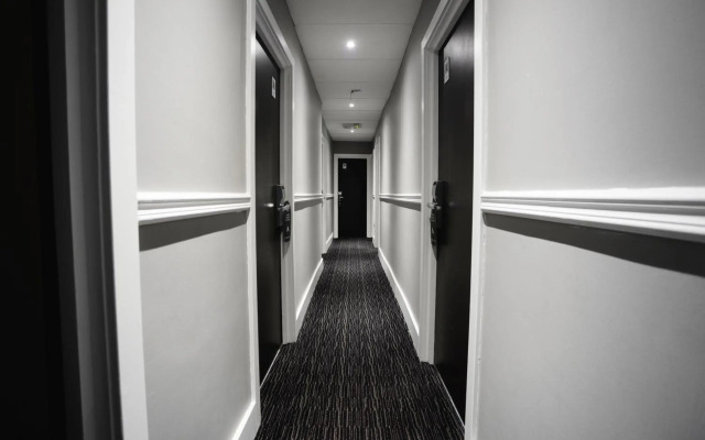 Airways Hotel London