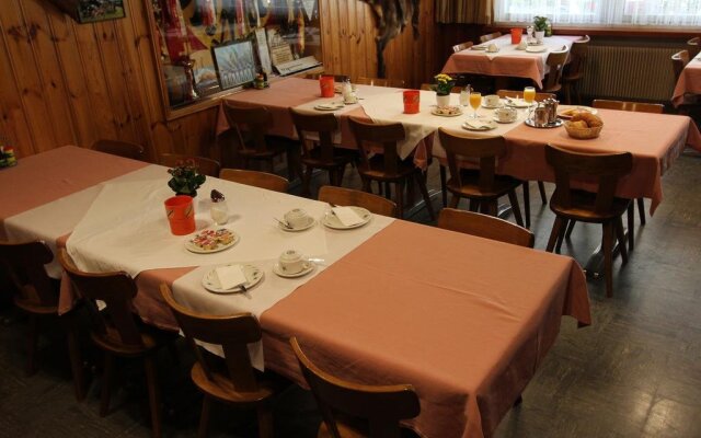 Hotel Restaurant Alpina