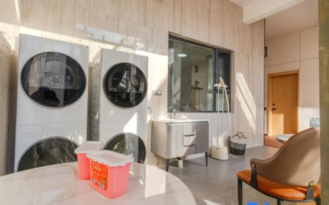Shanshui Jiangnan Homestay (Nalati Scenic Area Branch) – Hotel Rooms – Xinyuan