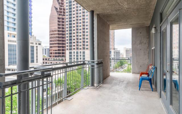 Austin | Awesome 2BD/2BA Downtown Apartment