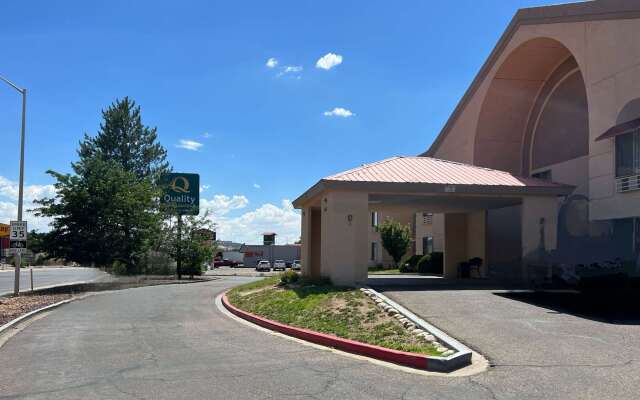 Quality Inn & Suites Farmington