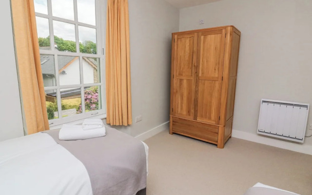 4 The Manor House Hillfield Village