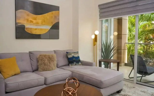 3BR Ground Level Eagle Beach Condo Pool GYM