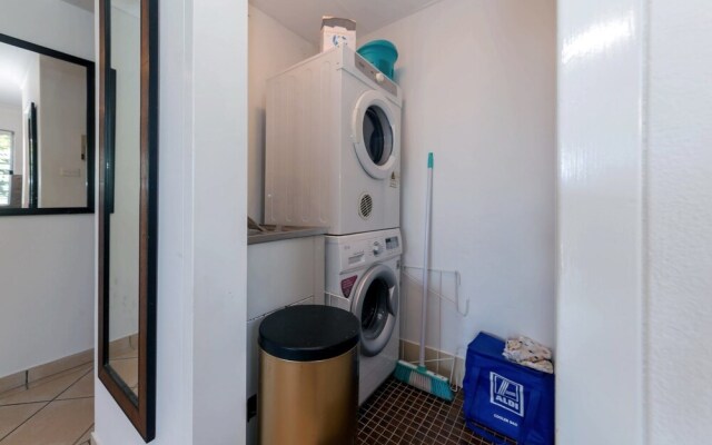 Sunset Towers, Unit 3/25 Donald Street