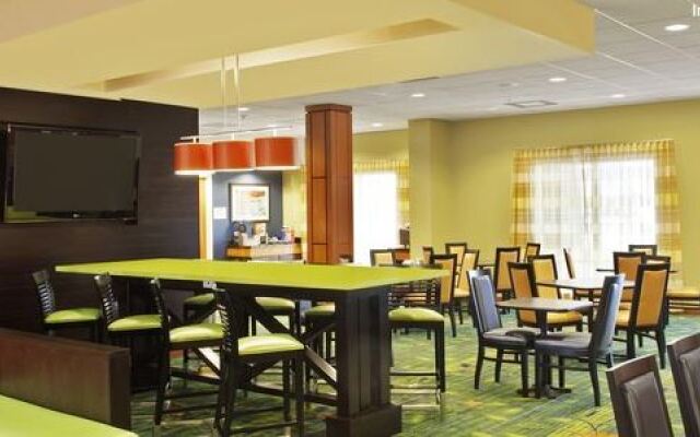 Fairfield Inn & Suites by Marriott Toronto Mississauga