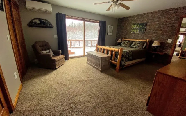 Moose Lodge and Cabins by Bretton Woods Vacations